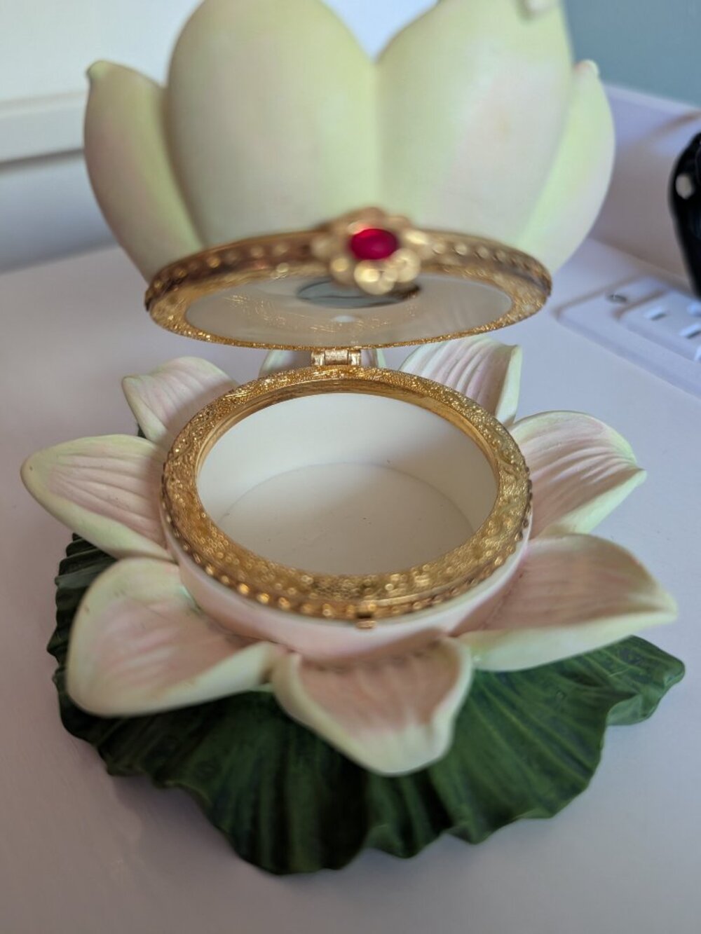 Vintage Lotus Flower Hinged Trinket Box - Jeweled Hand-Painted Porcelain Style - Picture 2 of 5